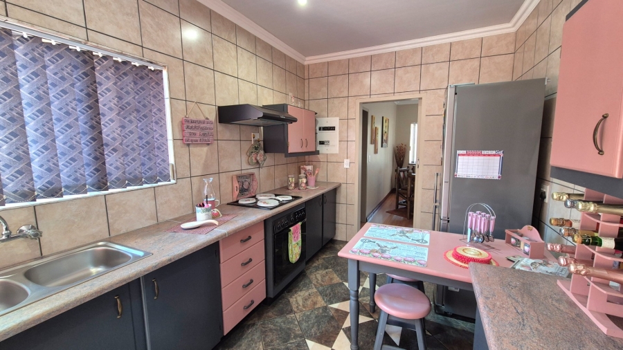 3 Bedroom Property for Sale in Roodia Free State